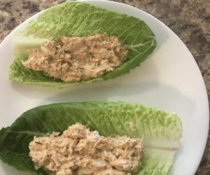 lettuce wraps, healthy, mayonnaise, no mayo, ranch, no ranch, buffalo chicken, fresh chicken, salad, spicy, romaine lettuce, plain greek yogurt, like mayo, veggie dip, onion dip