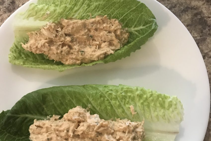 lettuce wraps, healthy, mayonnaise, no mayo, ranch, no ranch, buffalo chicken, fresh chicken, salad, spicy, romaine lettuce, plain greek yogurt, like mayo, veggie dip, onion dip