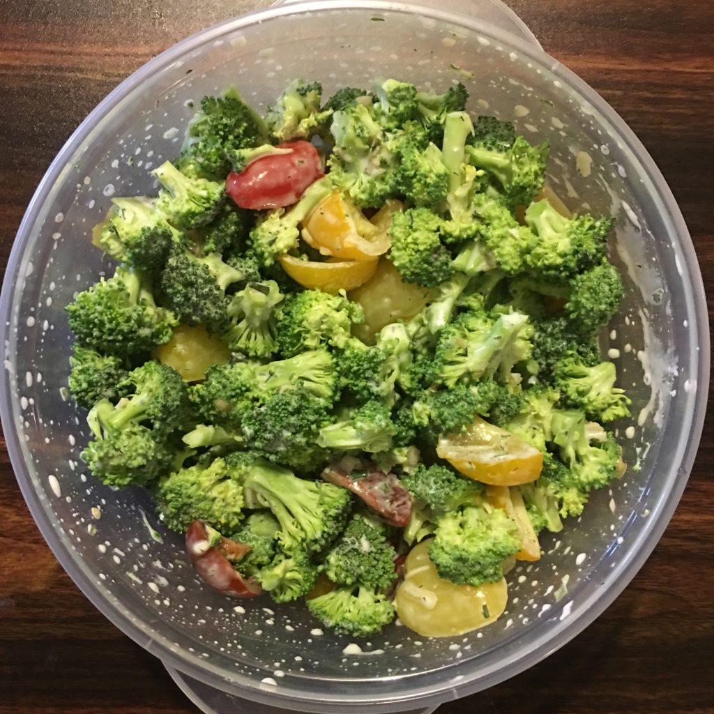 healthy salad, little to no calories, low calories, ranch, dressing, greek yogurt, mix, blend, low fat, high protein, tomatoes, medley, broccoli, gnarly pepper