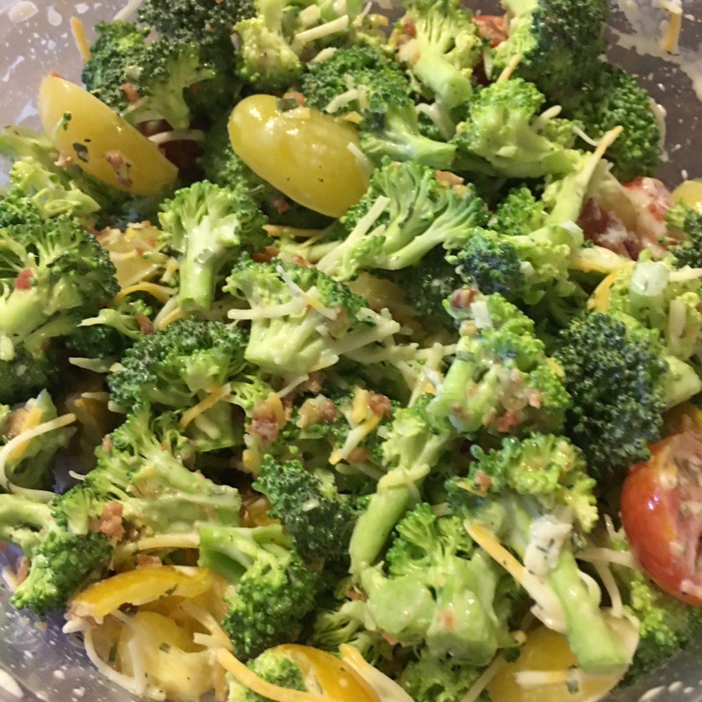 healthy salad, little to no calories, low calories, ranch, dressing, greek yogurt, mix, blend, low fat, high protein, tomatoes, medley, broccoli, gnarly pepper